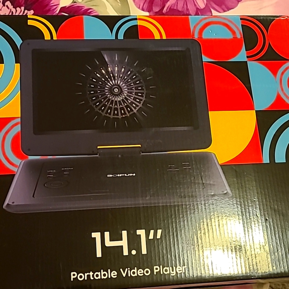 14.1 inch portable video player
